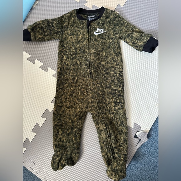 Baby Boys 6 months Nike and Adidas - Picture 2 of 7